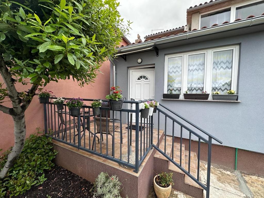Ines Studioapp PUY Exterior foto